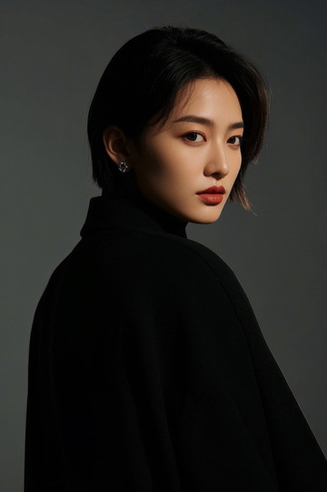 时尚女性肖像黑白写真