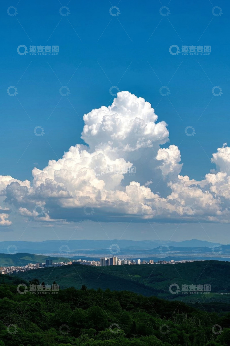 高清大图下载【趣麦麦图】青山之上城市与白云景观