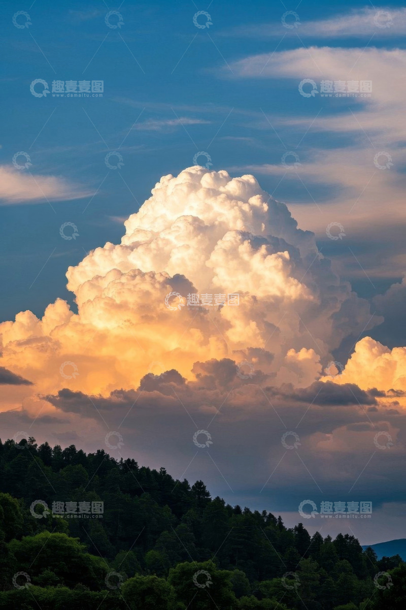 高清大图下载【趣麦麦图】山林上空壮丽积云景观