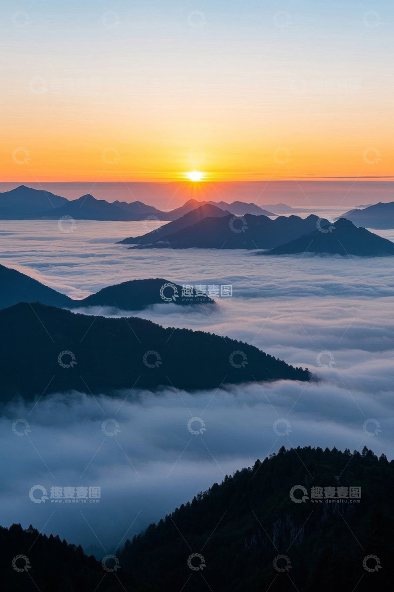 高清大图下载【趣麦麦图】山间日出云海景观