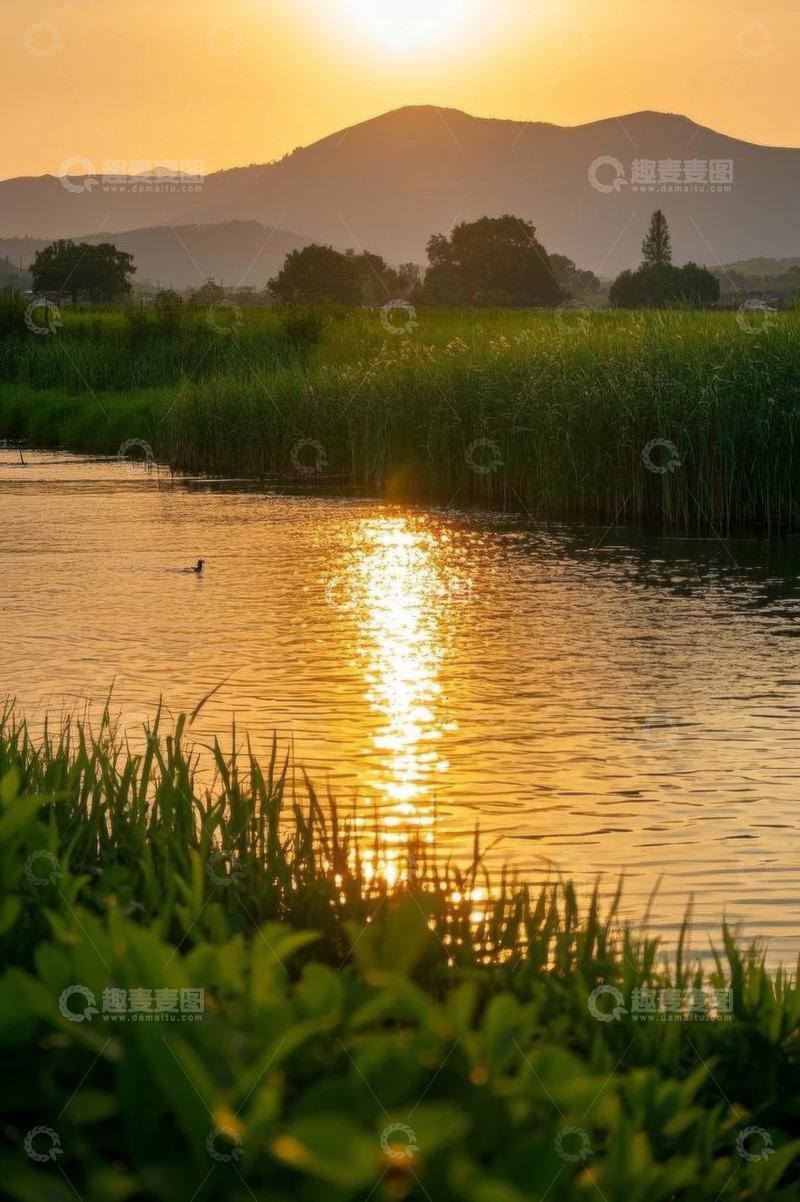 高清大图下载【趣麦麦图】夕阳下的山水湖泊风光
