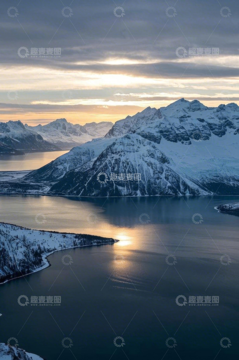 高清大图下载【趣麦麦图】雪山湖泊日落全景