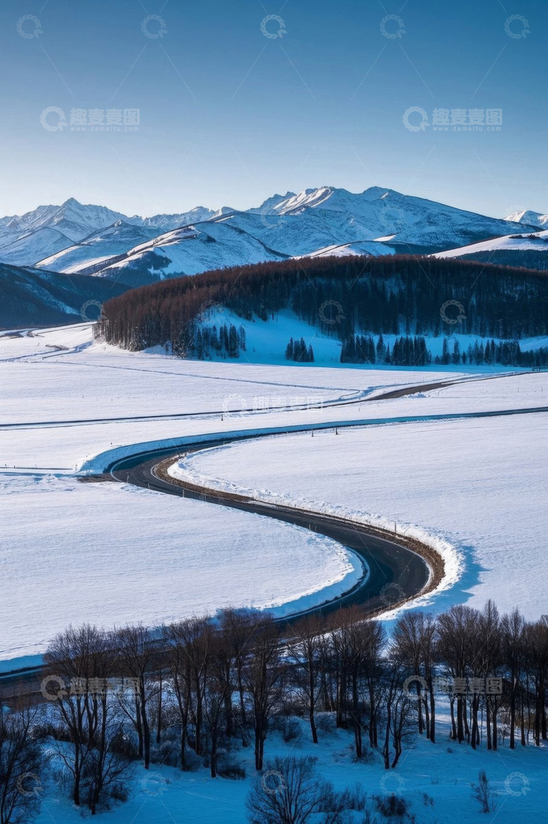 高清大图下载【趣麦麦图】雪地蜿蜒公路与远处雪山景观