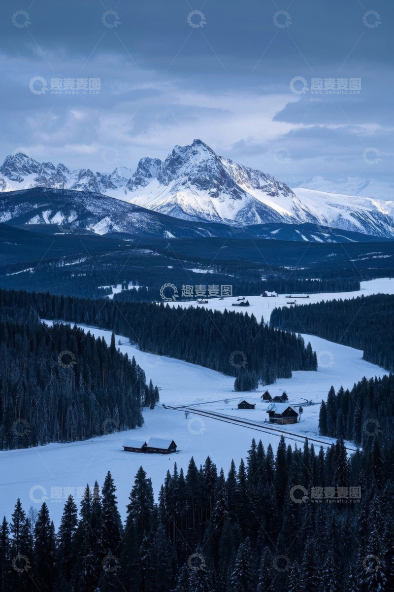 高清大图下载【趣麦麦图】雪山森林间的冬日景象