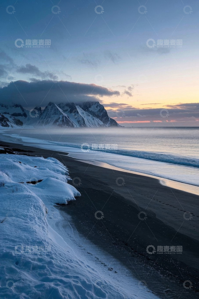高清大图下载【趣麦麦图】雪山下的海滩自然风光