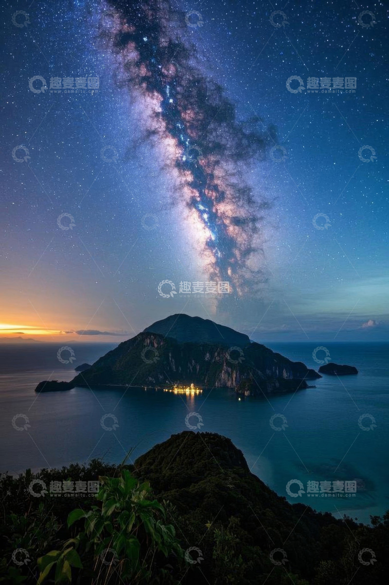 高清大图下载【趣麦麦图】海岛夜空下的壮丽银河景观