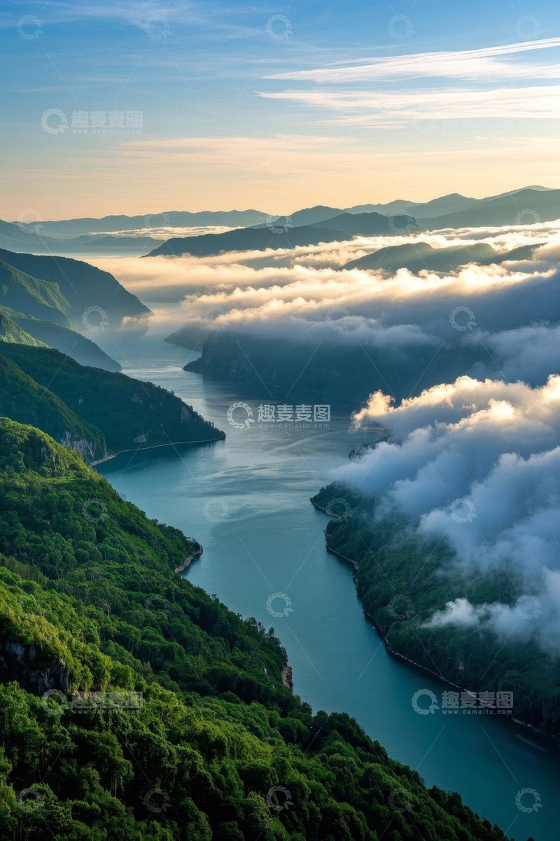 高清大图下载【趣麦麦图】山谷间河流与云雾自然风光