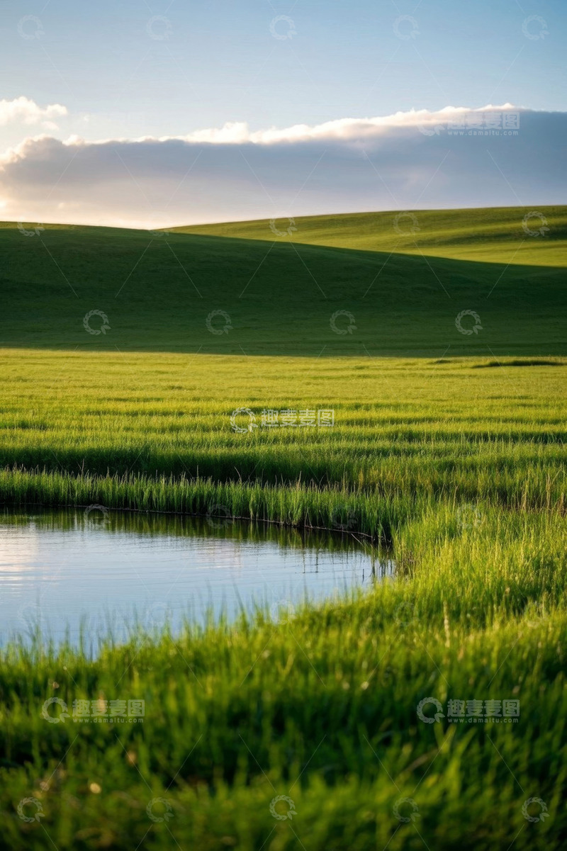 高清大图下载【趣麦麦图】绿色草原与水域自然风光