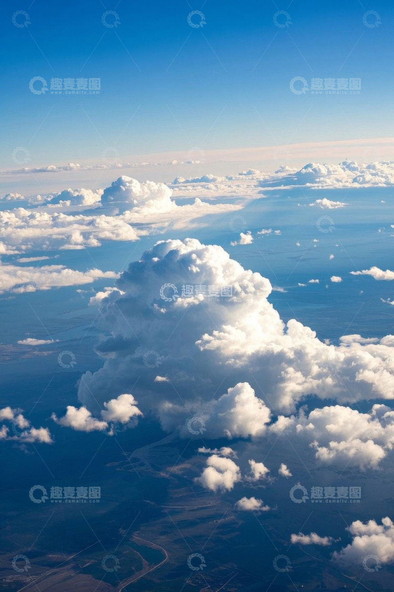 高清大图下载【趣麦麦图】高空俯瞰蓝天与白云