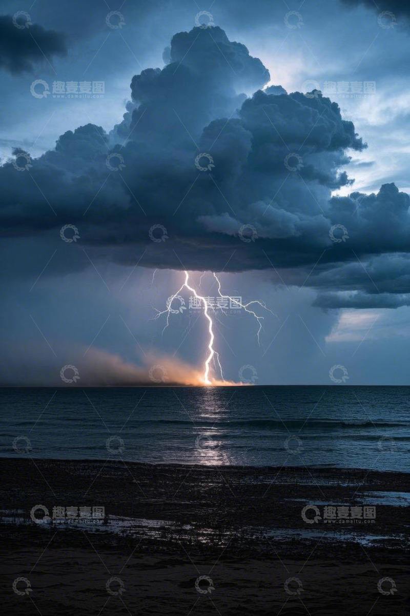 高清大图下载【趣麦麦图】海上暴风雨闪电景象