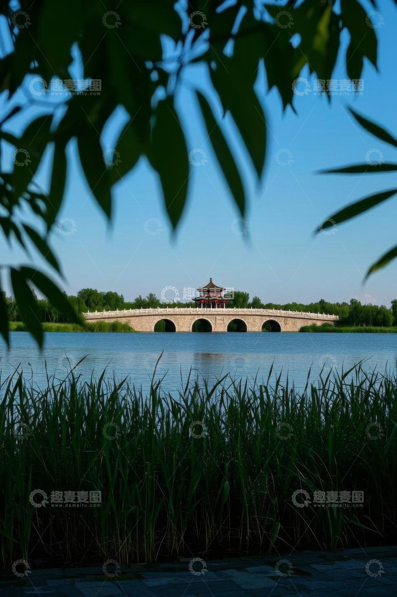 高清大图下载【趣麦麦图】湖畔石桥与古亭风景