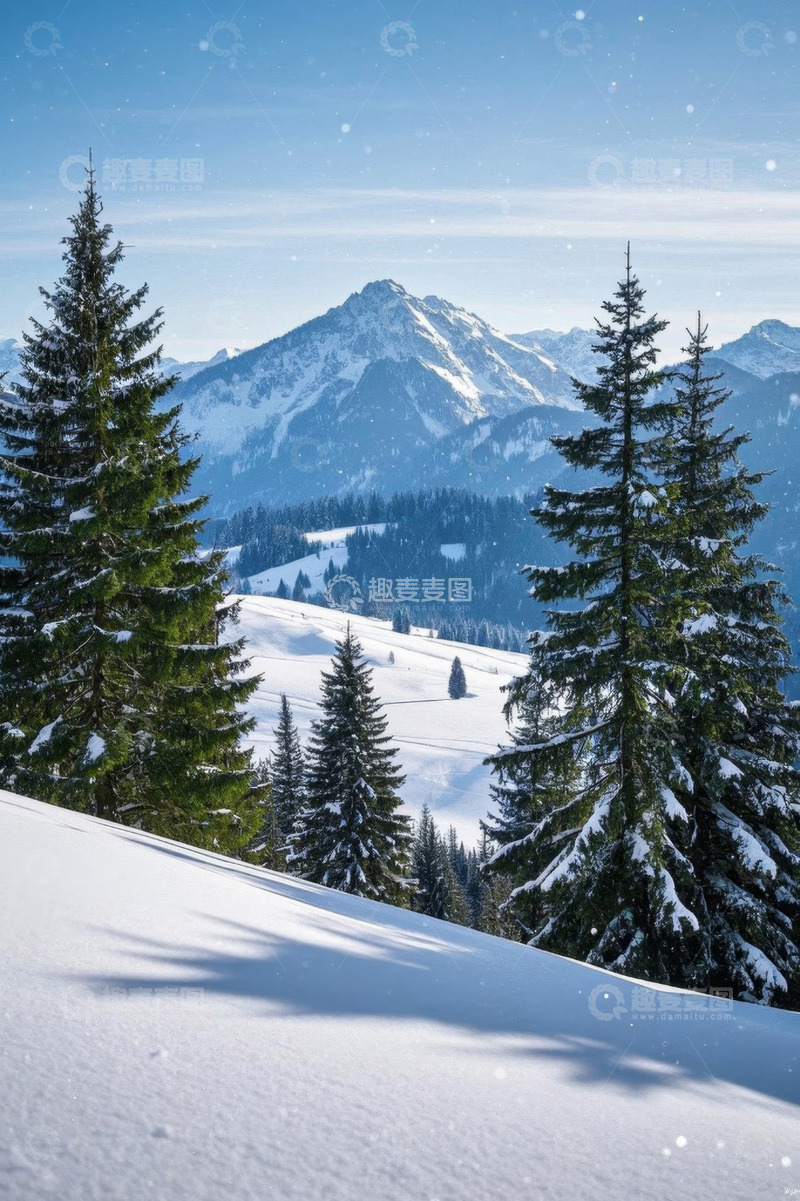 高清大图下载【趣麦麦图】雪山下的森林雪景