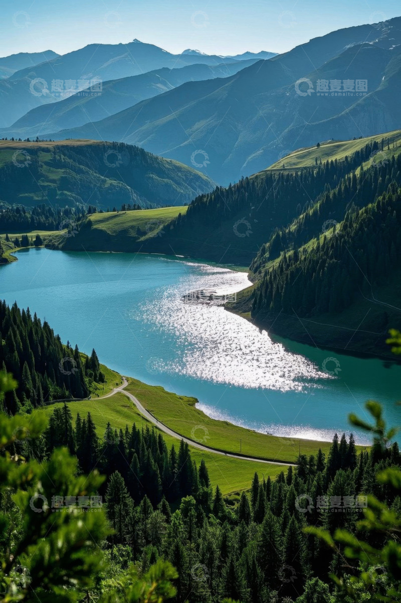 高清大图下载【趣麦麦图】山间湖泊自然风光全景
