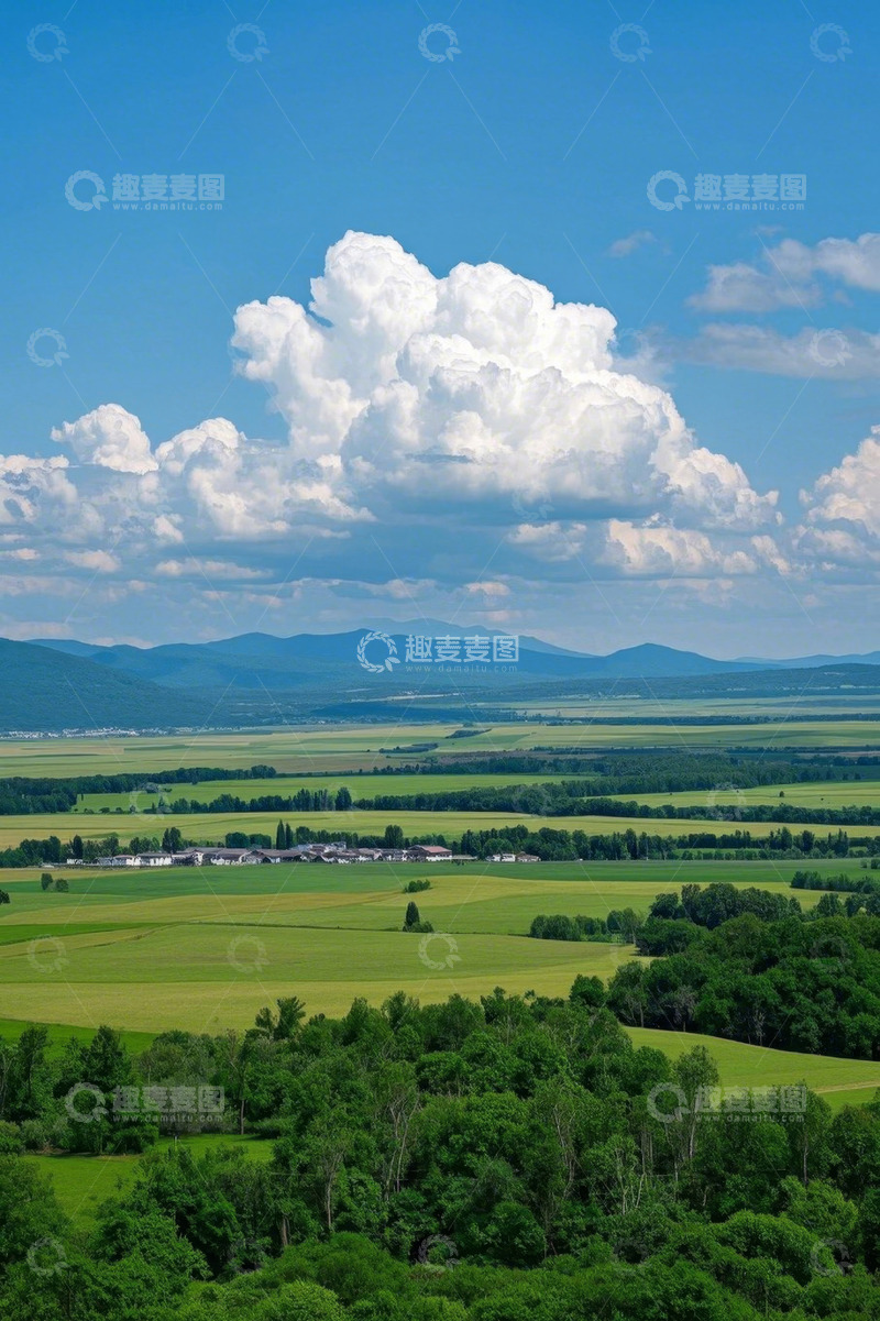 高清大图下载【趣麦麦图】绿色田野与蓝天白云景观