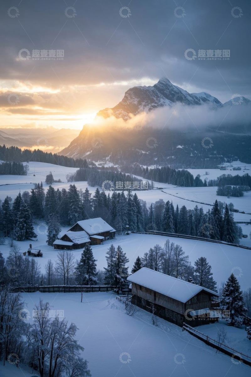 高清大图下载【趣麦麦图】雪山下被雪覆盖的森林与木屋