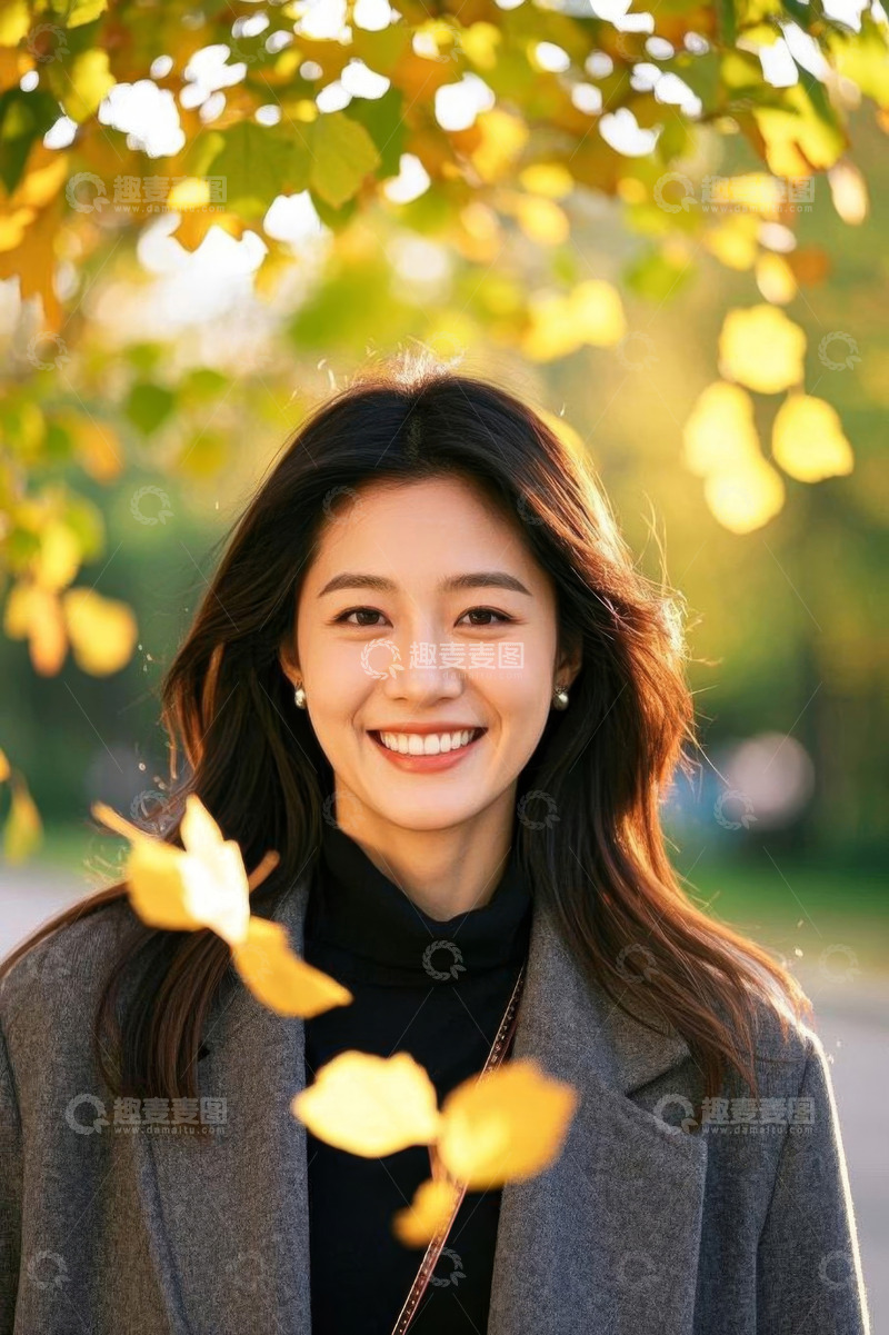 高清大图下载【趣麦麦图】秋日微笑女子户外肖像