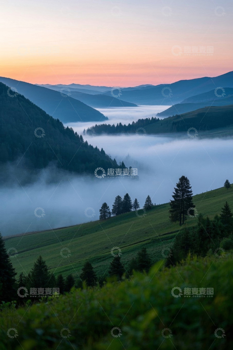 高清大图下载【趣麦麦图】山间晨雾森林景观