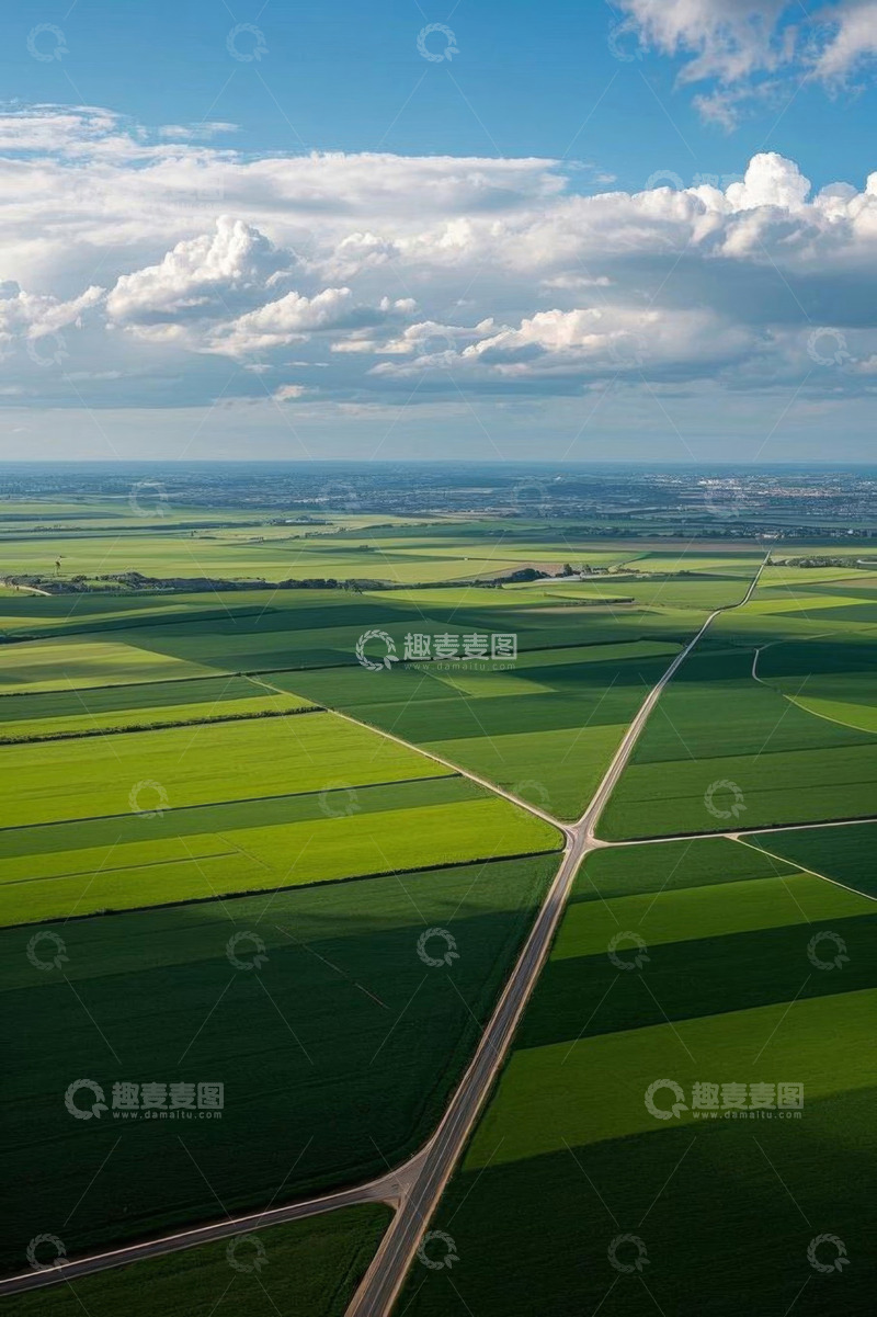 高清大图下载【趣麦麦图】航拍绿色农田与道路景观