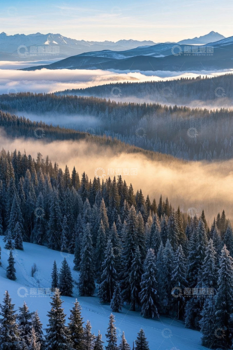 高清大图下载【趣麦麦图】雪覆山林与远山云海景观