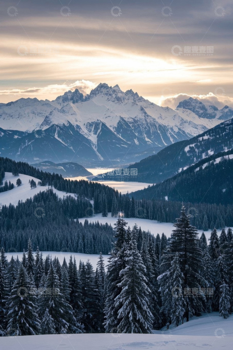 高清大图下载【趣麦麦图】雪山森林自然风光全景