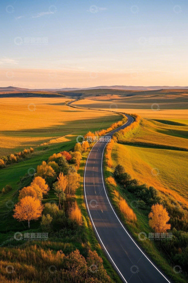 高清大图下载【趣麦麦图】田野间蜿蜒公路风光