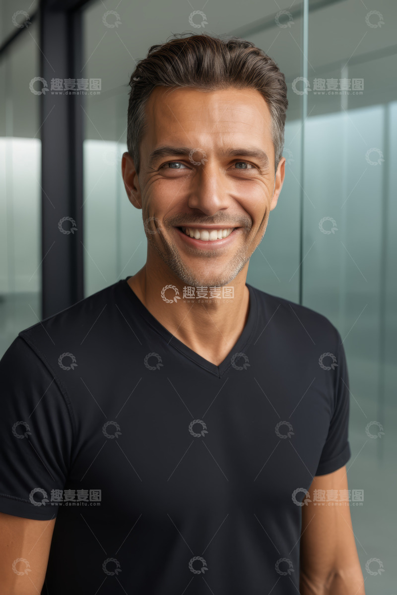 高清大图下载【趣麦麦图】微笑男士商务休闲肖像
