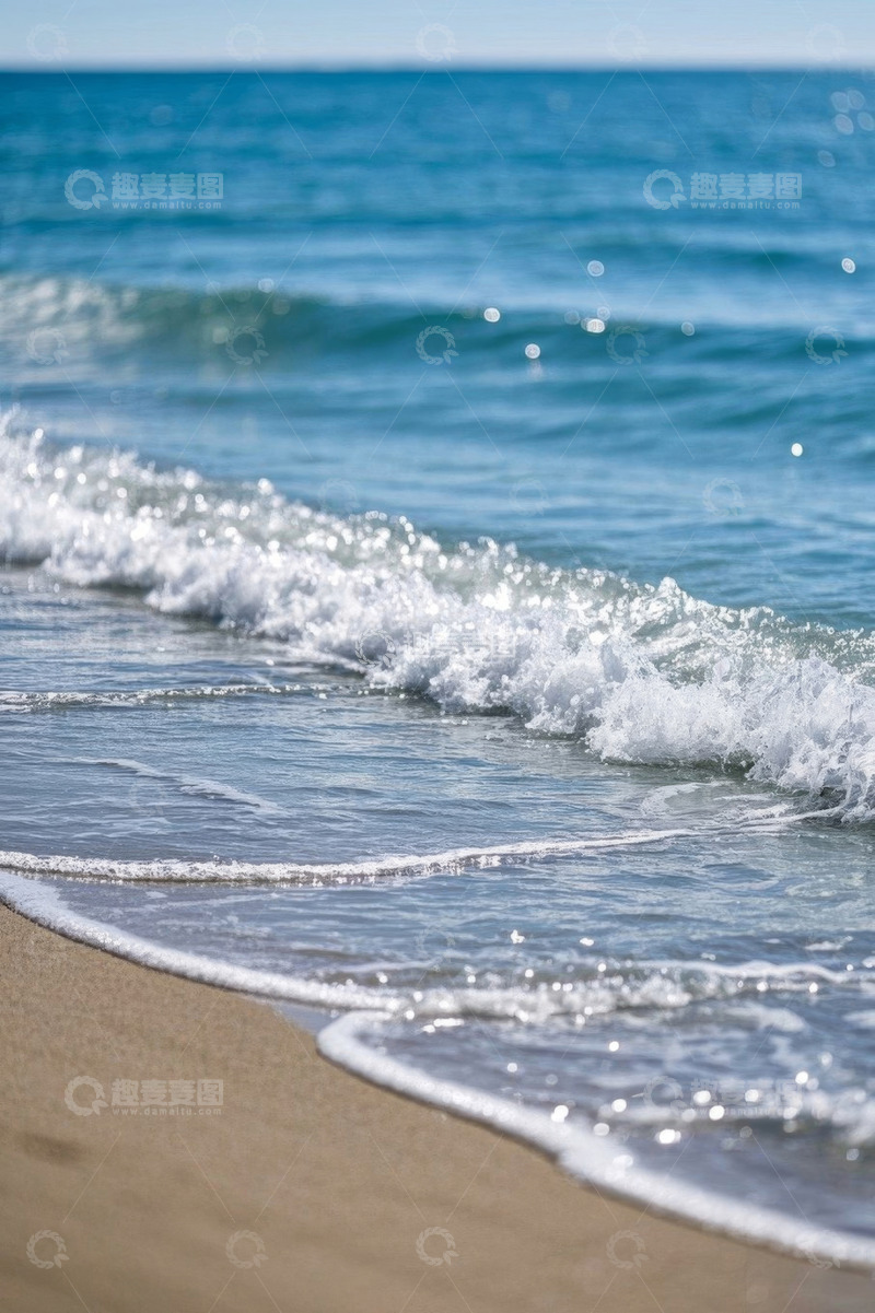 高清大图下载【趣麦麦图】海浪拍打沙滩的自然景象