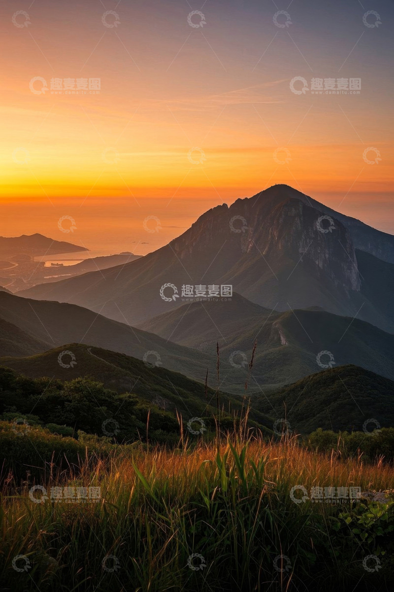 高清大图下载【趣麦麦图】日落时分山峦与天际景色