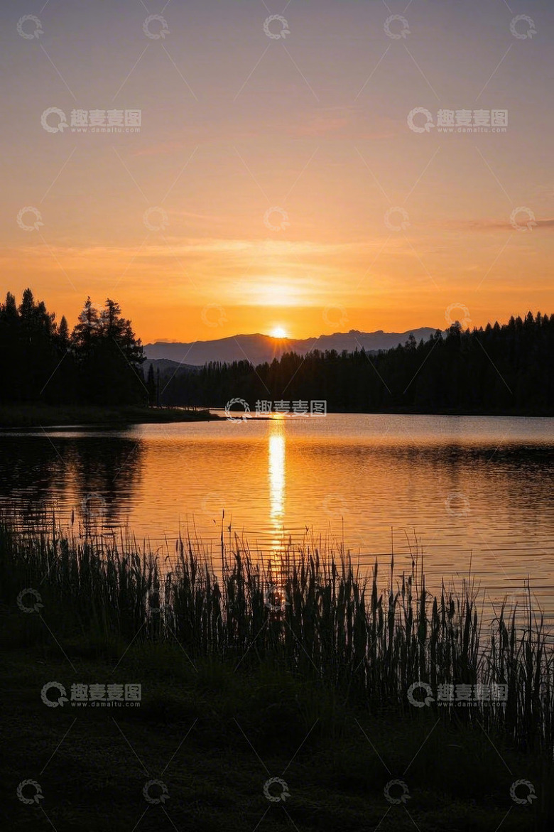 湖畔日落自然风光