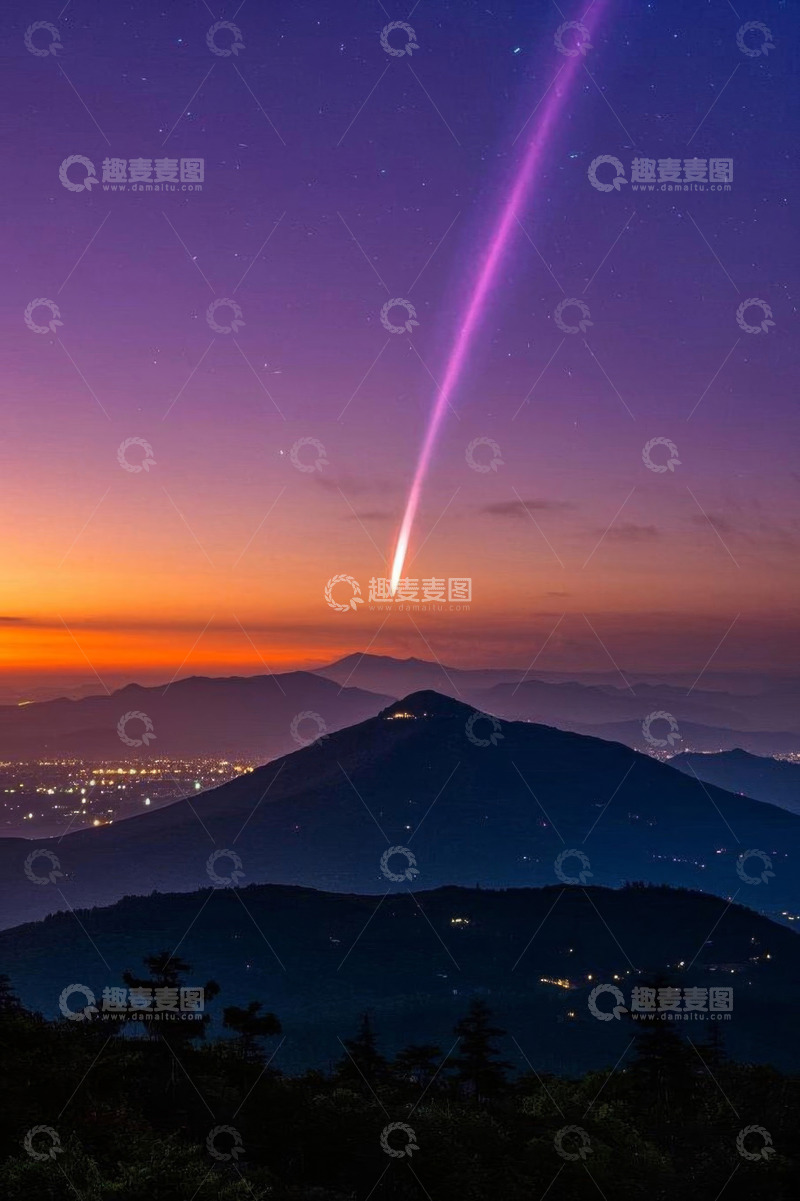 高清大图下载【趣麦麦图】山间夜空流星划过美景