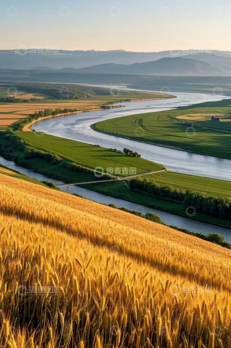 高清大图下载【趣麦麦图】田野间蜿蜒河流自然风光