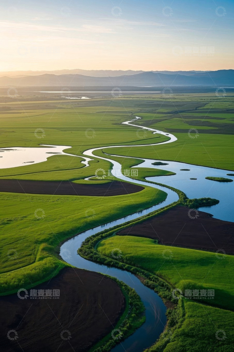 高清大图下载【趣麦麦图】航拍草原蜿蜒河流景观