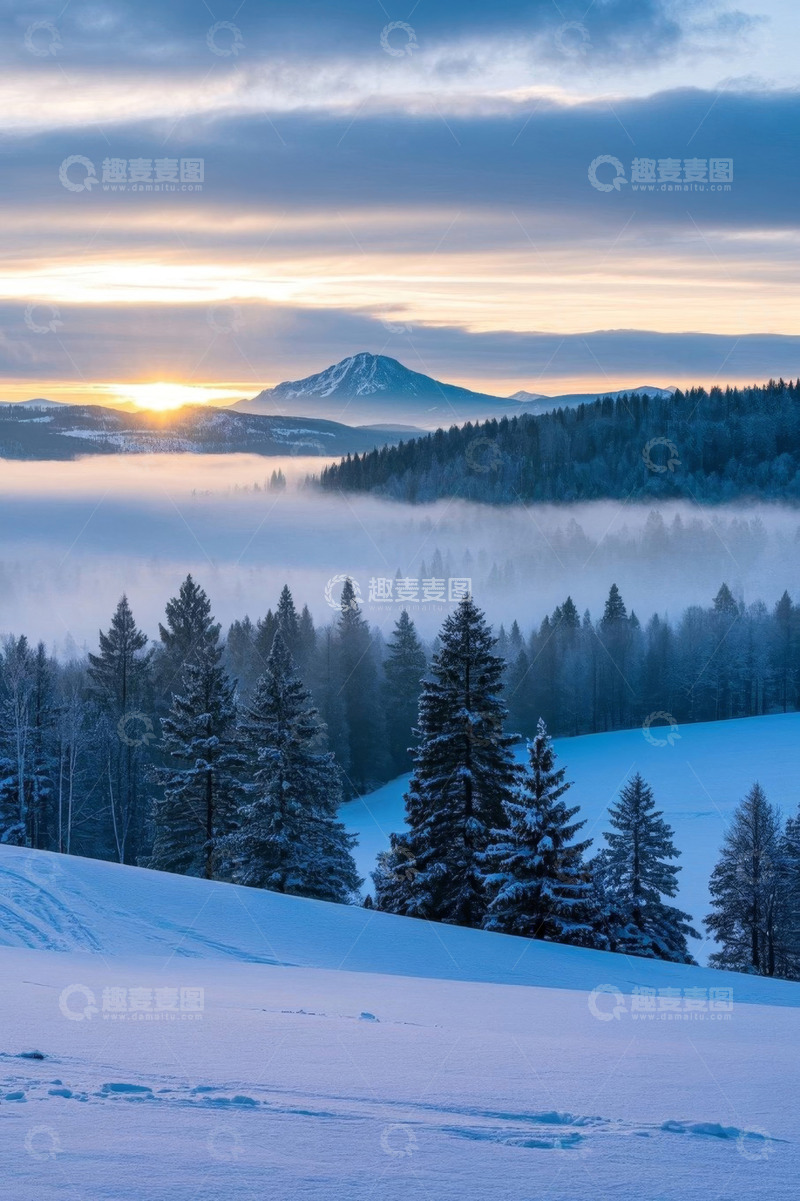 高清大图下载【趣麦麦图】雪后山林日出全景