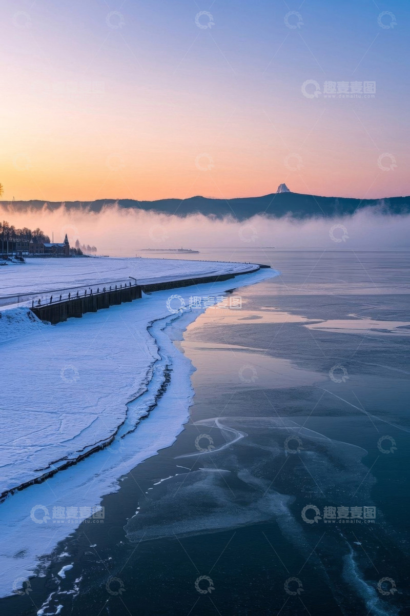 高清大图下载【趣麦麦图】冰雪覆盖的湖畔日出景色