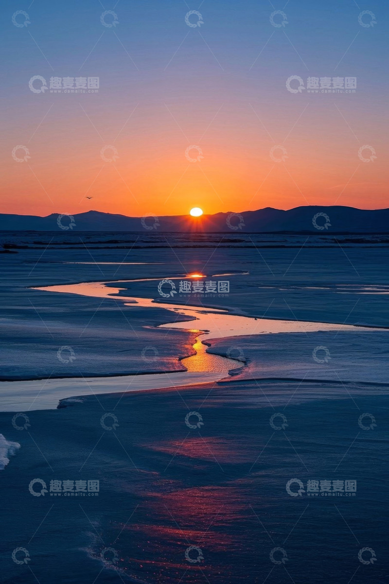 高清大图下载【趣麦麦图】夕阳下的河流与远山景观