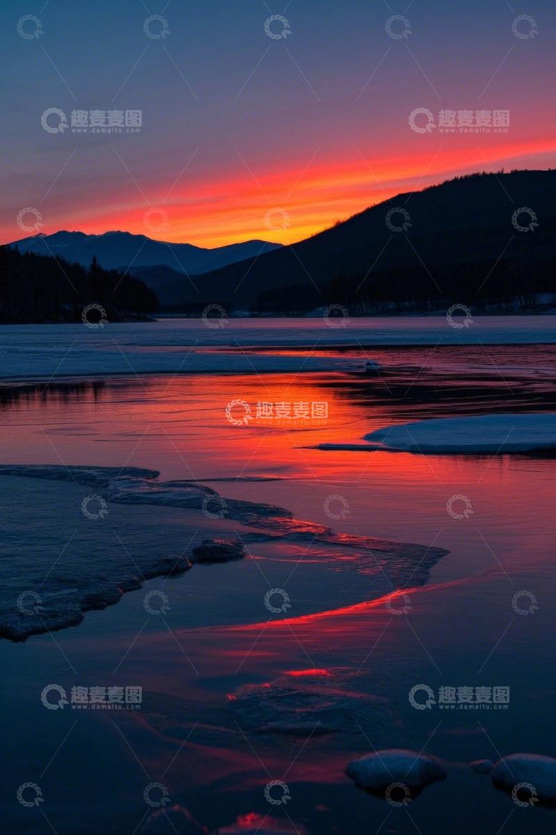 高清大图下载【趣麦麦图】湖面日出时的自然风光