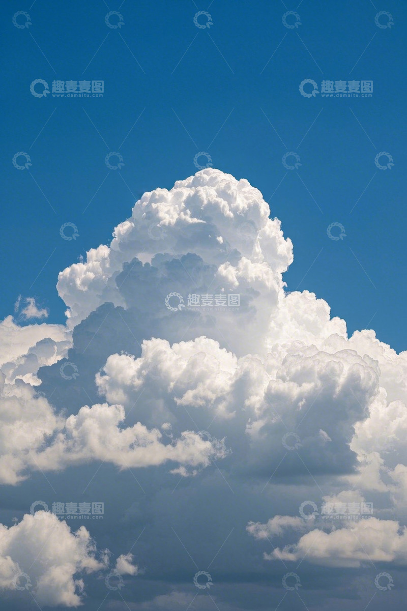 高清大图下载【趣麦麦图】蓝天中的巨大积云景象