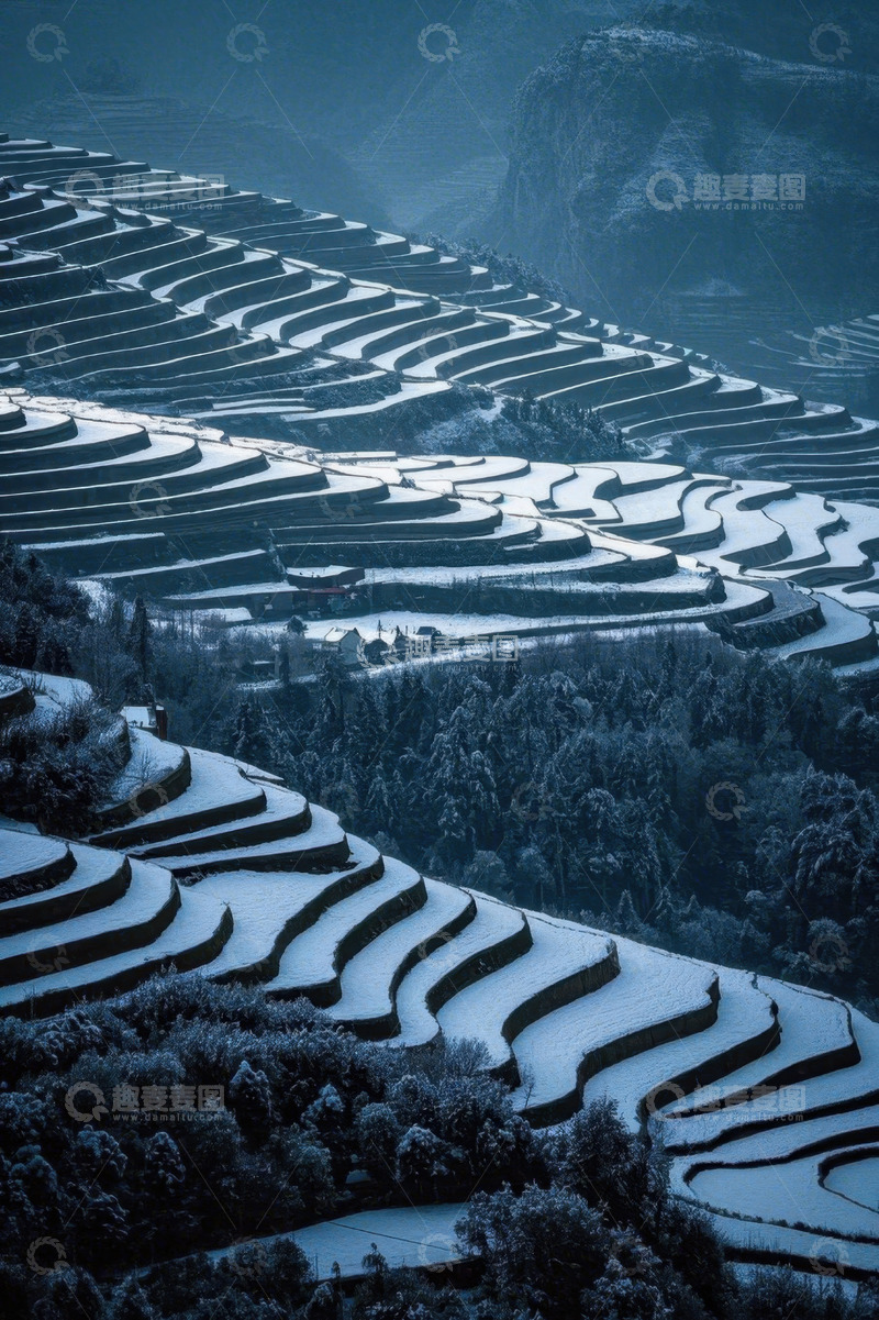 高清大图下载【趣麦麦图】雪覆梯田自然风光