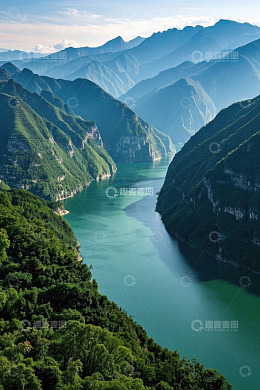 山水相依自然风光全景