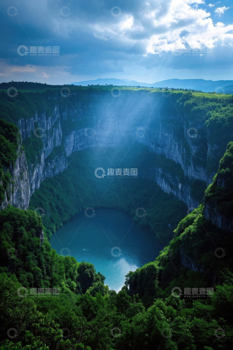 高清大图下载【趣麦麦图】山间深谷湖泊自然风光