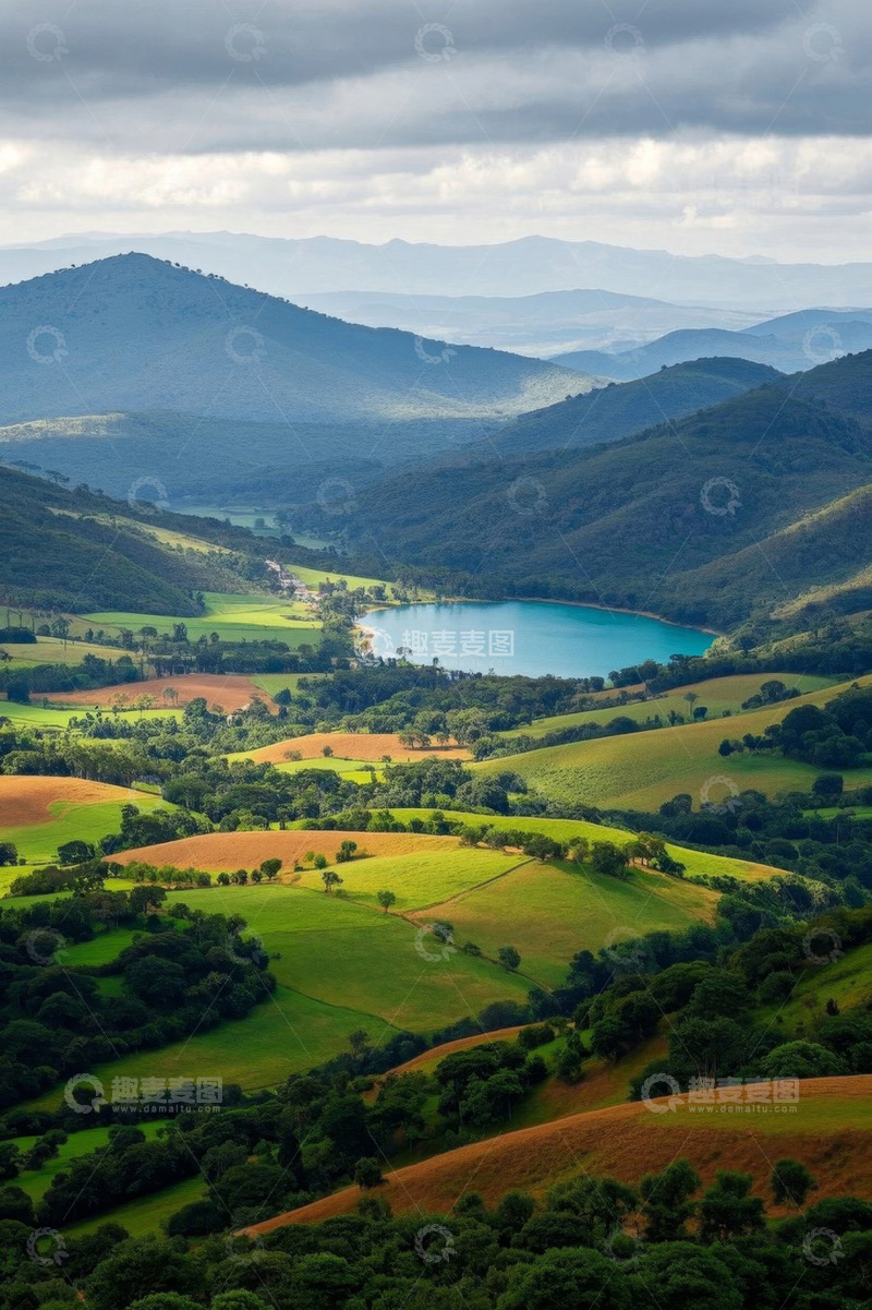 高清大图下载【趣麦麦图】山间湖泊田园风光全景