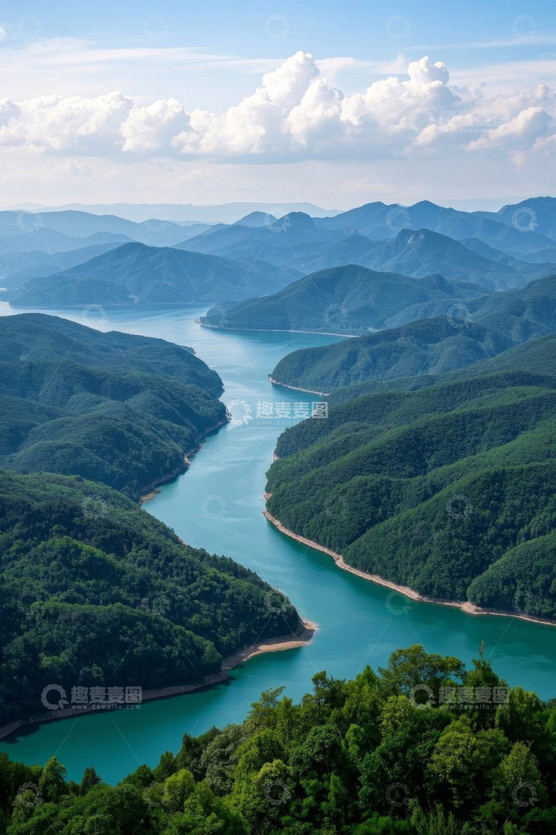 高清大图下载【趣麦麦图】青山绿水间的湖泊风光