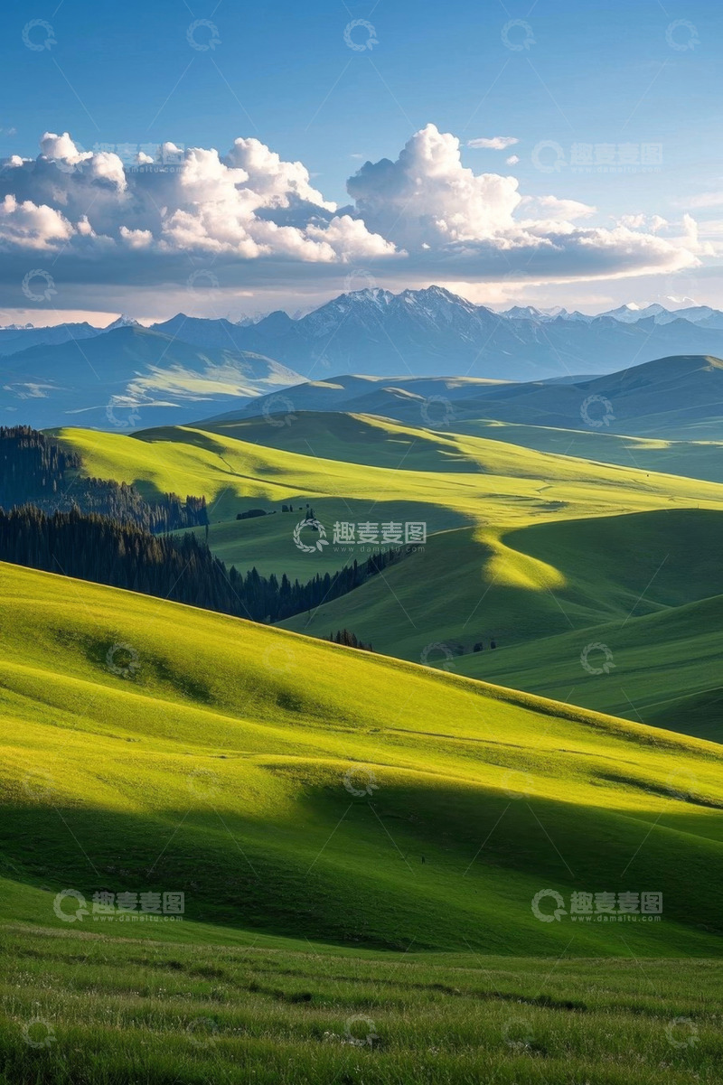 高清大图下载【趣麦麦图】绿色草原与远山风景