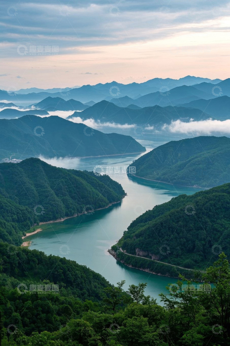高清大图下载【趣麦麦图】山水相依的自然风光全景
