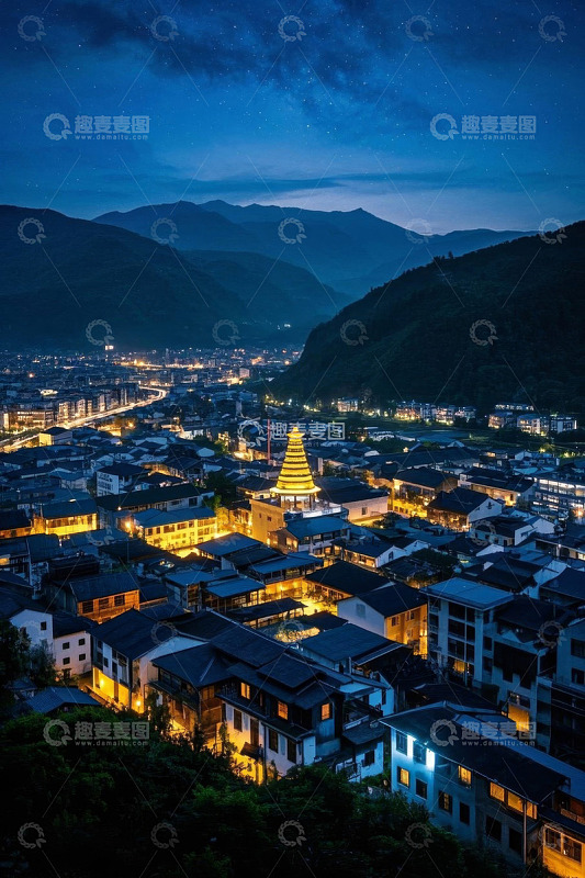 山间城镇夜景全景