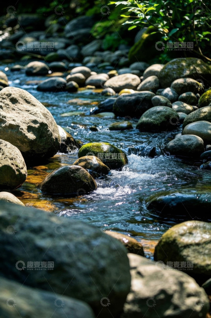 高清大图下载【趣麦麦图】山间溪流与岩石自然景观