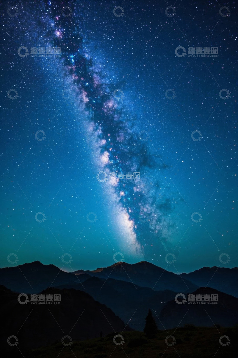 高清大图下载【趣麦麦图】夜空下山脉上的银河系景象