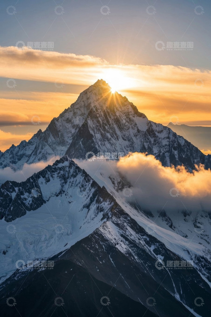 高清大图下载【趣麦麦图】雪山日出壮丽景色