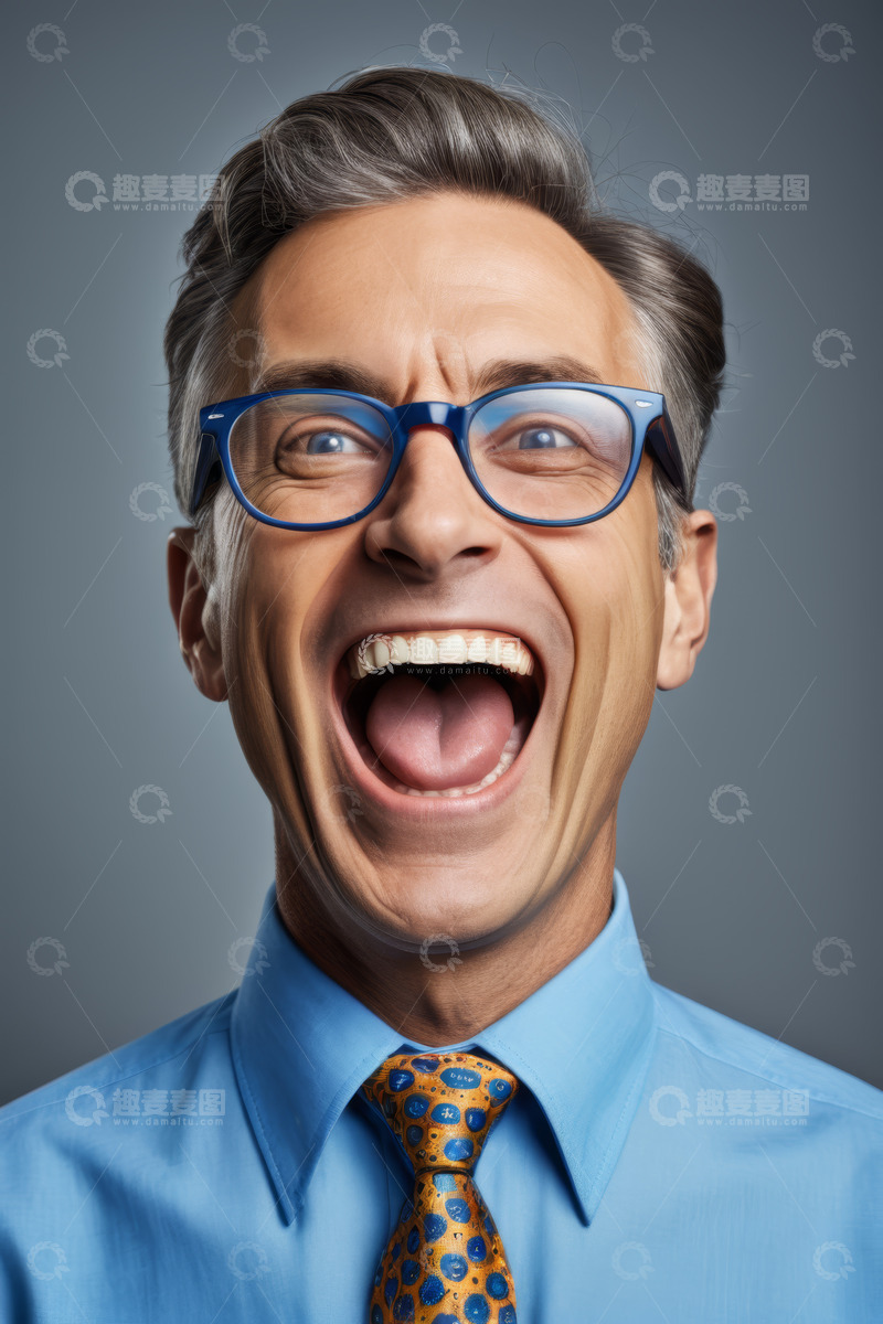 高清大图下载【趣麦麦图】穿着正装大笑的商务男士
