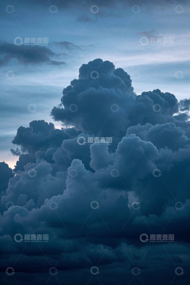 高清大图下载【趣麦麦图】天空中厚重的积云景象